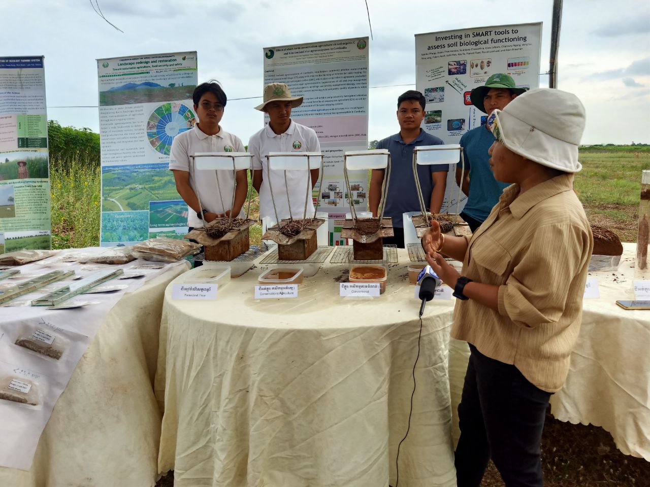 ​ការស្វែងយល់​របៀប​ធ្វើ​កសិកម្ម​នៅ​មជ្ឈមណ្ឌល​ស្រាវជ្រាវ​ដើម្បី​អភិវឌ្ឍន៍​កសិកម្ម​អភិរក្ស​កម្ពុជា​